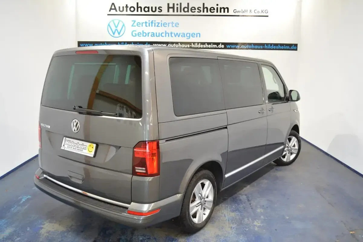 Gebraucht VW Multivan Generation Six 150 PS (110 kW) 2022 Grau Van / Kleinbus