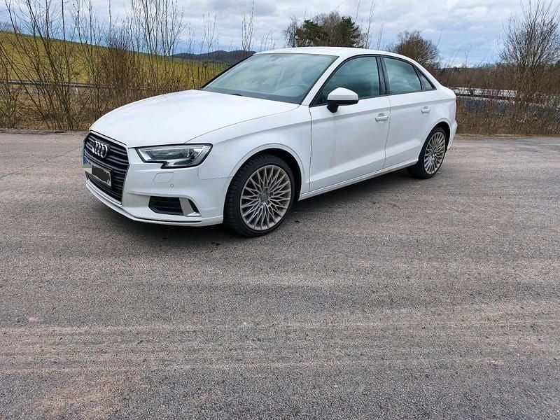 Gebraucht Audi A3 184 PS (135 kW) 2019 Weiß Limousine