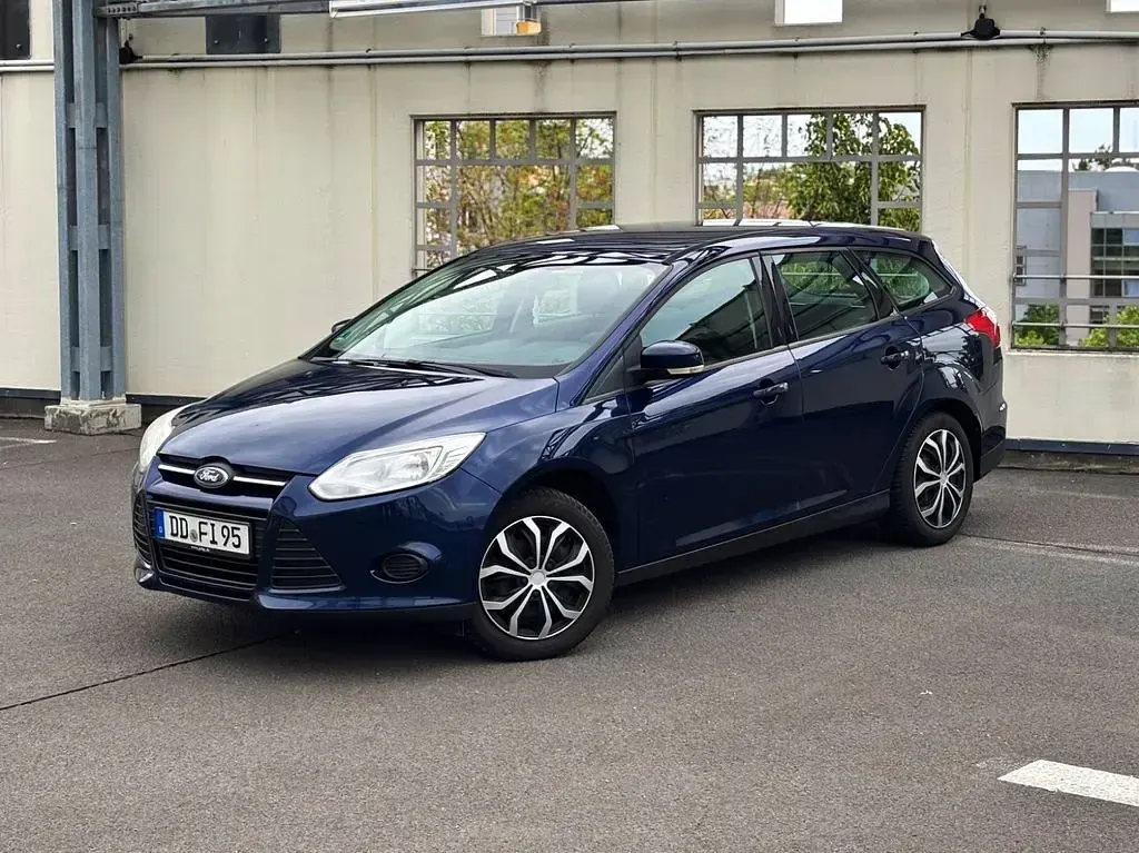 Gebraucht Ford Focus 116 PS (85 kW) 2012 Blau Limousine