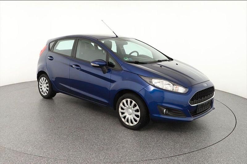 Blau Gebraucht 2016 Ford Fiesta Celebration Kleinwagen | 6.990 € (Etwas zu teuer) - Bild 1/4