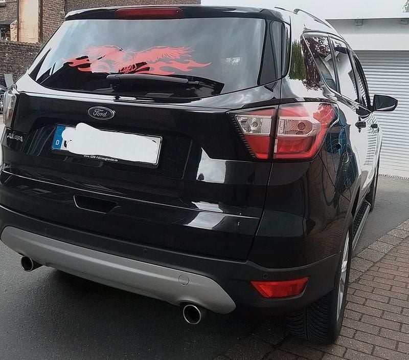 Second-hand Ford Kuga 150 CP (110 kW) 2018 Negru SUV