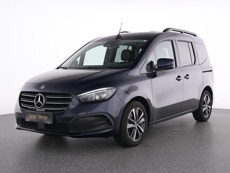 Gebraucht Mercedes T180 Progressive 116 PS (85 kW) 2025 Blau Van / Kleinbus
