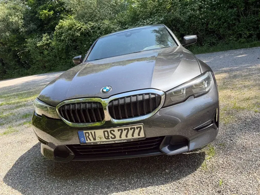Gebraucht BMW 330 M Sport 265 PS (194 kW) 2019 Grau Limousine