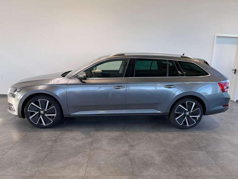 Gebraucht Skoda Superb Style 150 PS (110 kW) 2024 Andere farbe Kombi