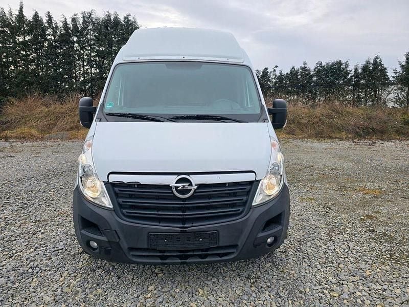 Gebraucht Opel Movano 131 PS (96 kW) 2018 Weiß Van / Kleinbus