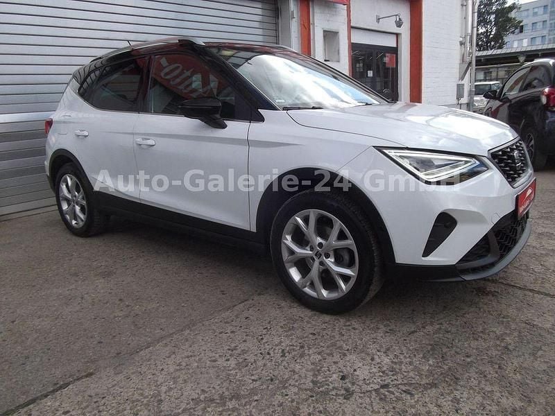 Nevada white Gebraucht 2022 Seat Arona FR SUV | 18.899 € (Guter Preis) - Bild 1/4