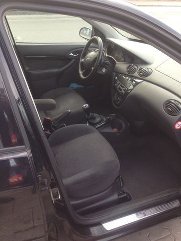 Gebraucht Ford Focus 116 PS (85 kW) 2001 Schwarz metallic Kombi