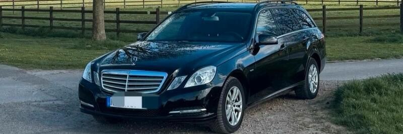 Schwarz Gebraucht 2012 Mercedes E250 Kombi | 8.500 € (Guter Preis) - Bild 1/4