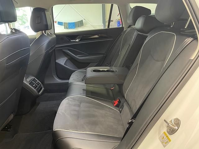 Gebraucht VW Passat 150 PS (110 kW) 2025 Pure white Kombi