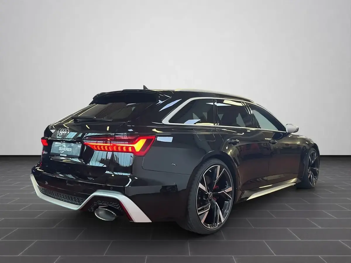 Gebraucht Audi RS6 Advanced Plus 600 PS (441 kW) 2025 Mythosschwarz metallic (metallic) Kombi