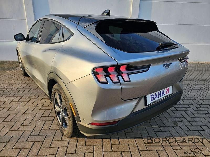 Gebraucht Ford Mustang Mach-E Extended Range 216 kW (294 PS) 2021 Iconicsilber metallic SUV