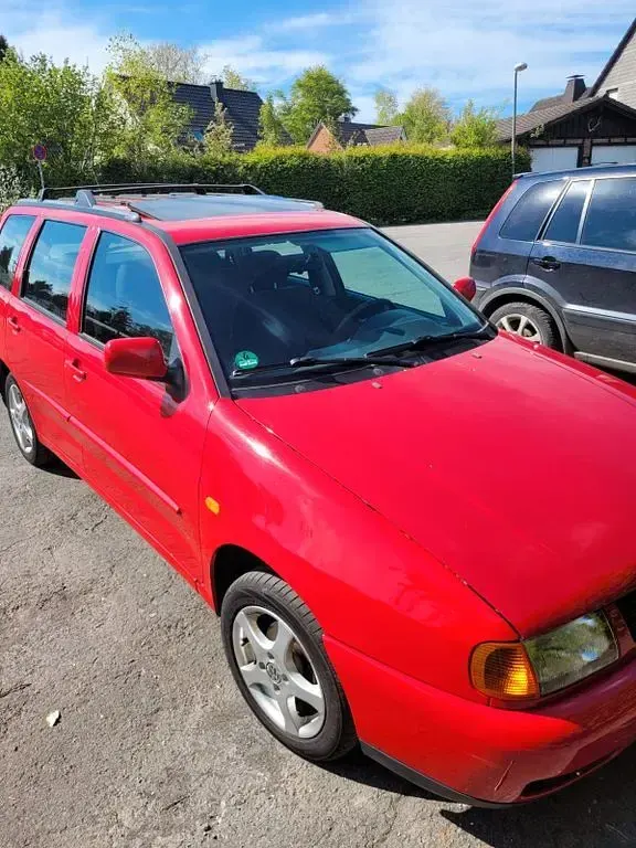 Używany VW Polo Basis 60 KM (44 kW) 1998 Czerwony Kombi