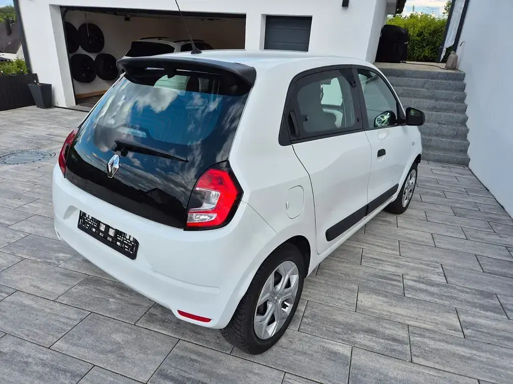 Gebraucht Renault Twingo Life 65 PS (47 kW) 2020 Weiß Kleinwagen