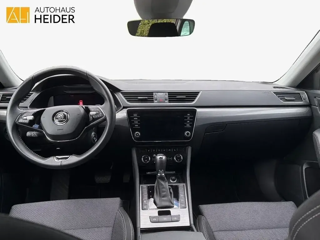 Gebraucht Skoda Superb Style 150 PS (110 kW) 2024 Grau Kombi