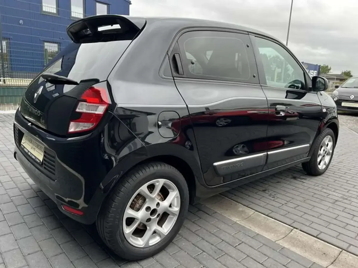 Używany Renault Twingo Intens 90 KM (66 kW) 2017 Czarny Hatchback