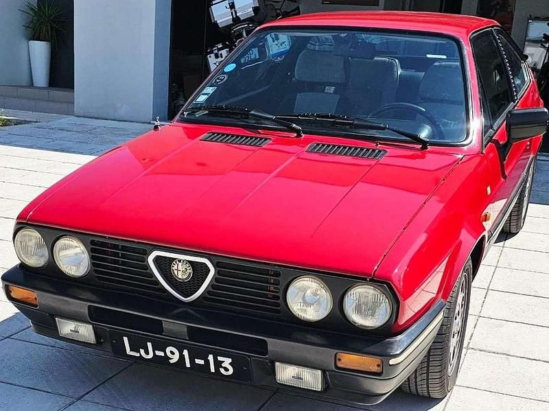 Rot Gebraucht 1985 Alfa Romeo Sprint Sprint Coupé | 14.000 € - Bild 1/4