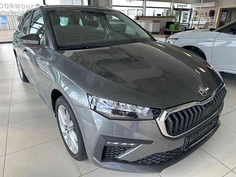 Gebraucht Skoda Scala Selection 116 PS (85 kW) 2024 Grau Kleinwagen