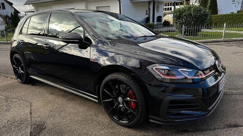 Schwarz Gebraucht 2018 VW Golf VII GTI Limousine | 21.499 € (Fairer Preis) - Bild 1/4