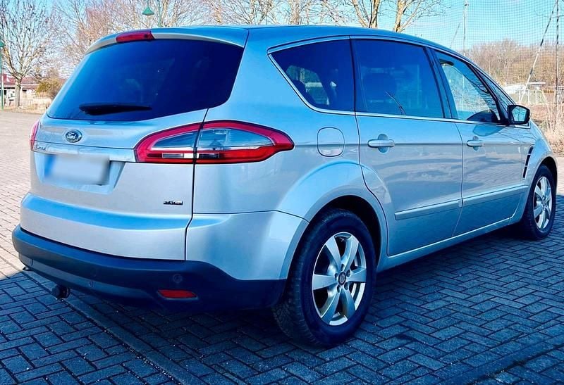 Second-hand Ford S-MAX S 163 CP (119 kW) 2010 Argintiu Monovolum