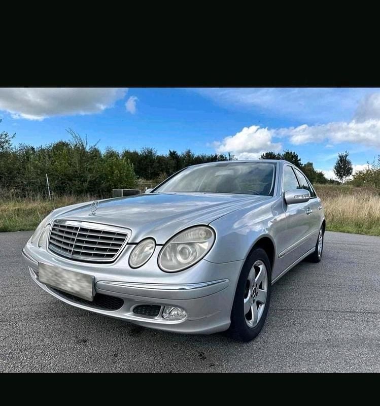 Gebraucht Mercedes E220 170 PS (125 kW) 2004 Silber Limousine