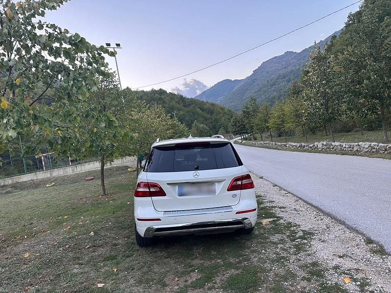 Gebraucht Mercedes ML350 258 PS (189 kW) 2013 Weiß SUV