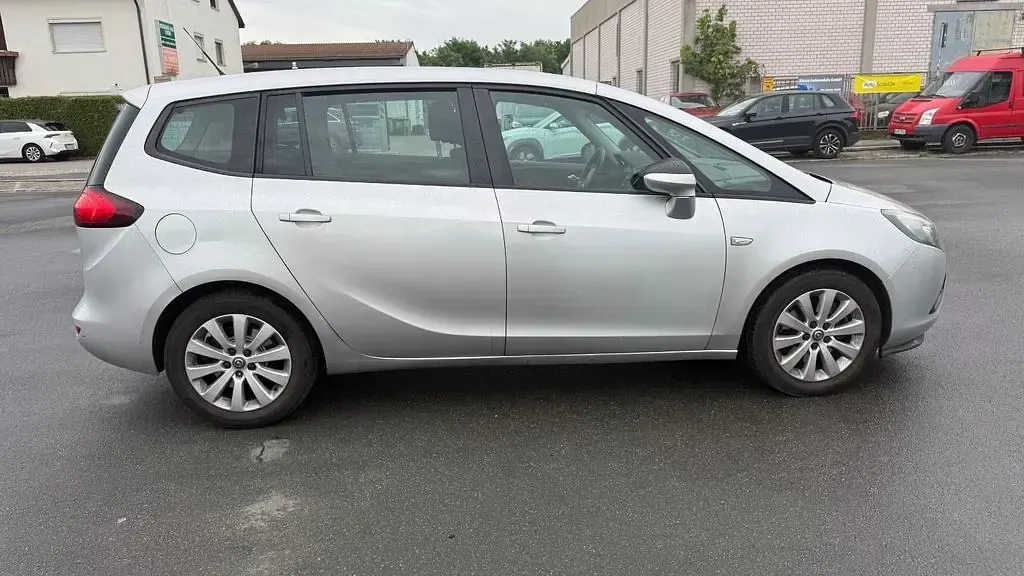 Gebraucht Opel Zafira 165 PS (121 kW) 2012 Silber Van / Kleinbus