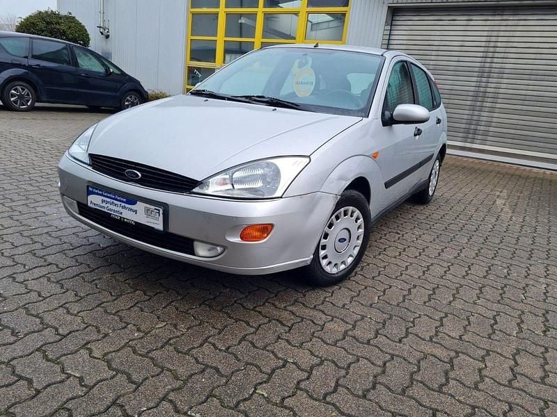 Usata Ford Focus 101 CV (74 kW) 2001 Argento Berlina