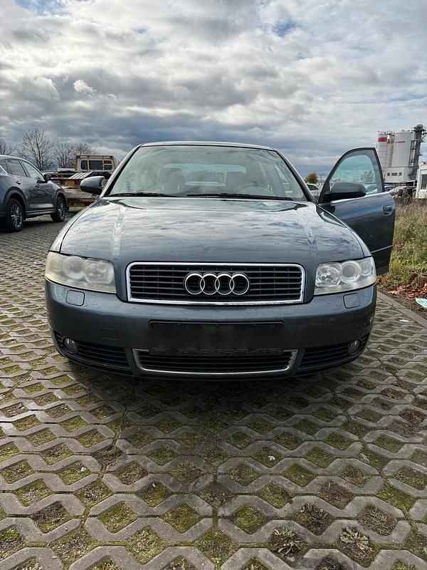 Blau Gebraucht 2001 Audi A4 Limousine | 1.490 € (Guter Preis) - Bild 1/4