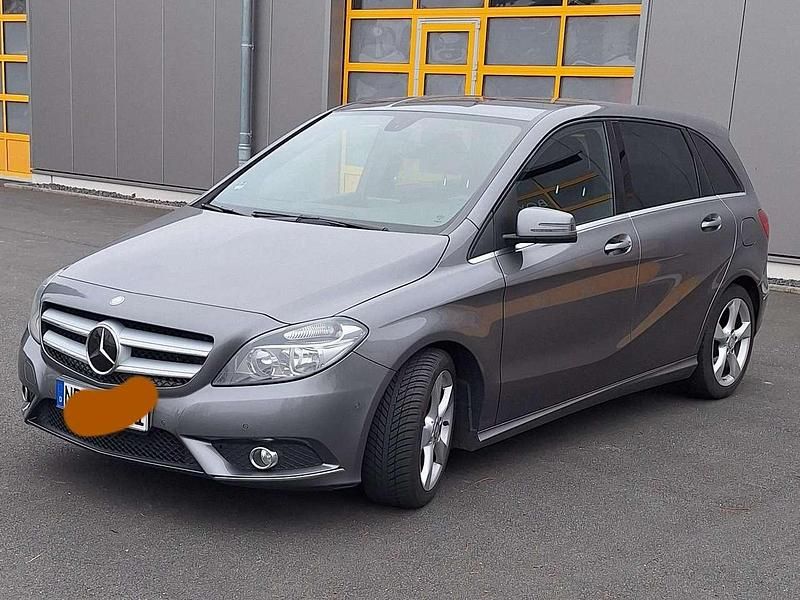 Gebraucht Mercedes B180 122 PS (89 kW) 2014 Grau Van / Kleinbus