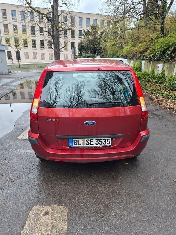 Gebraucht Ford Fusion 101 PS (74 kW) 2006 Rot Kleinwagen