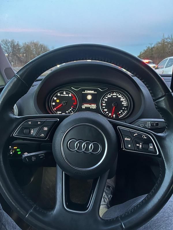 Gebraucht Audi A3 150 PS (110 kW) 2017 Grau Limousine