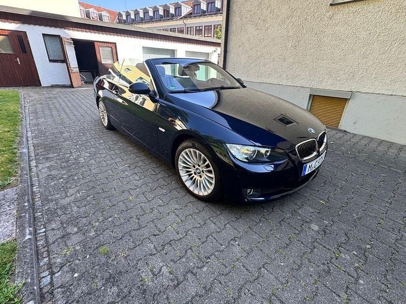 Blau Gebraucht 2008 BMW 325 Cabriolet Performance Cabrio | 18.200 € (Teuer) - Bild 1/4