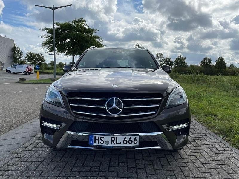 Gebraucht Mercedes ML350 258 PS (189 kW) 2012 Braun SUV