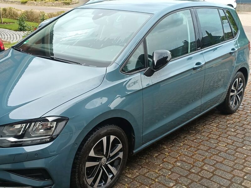 Blau Gebraucht 2020 VW Golf Sportsvan IQ Drive Van / Kleinbus | 14.300 € (Guter Preis) - Bild 1/4