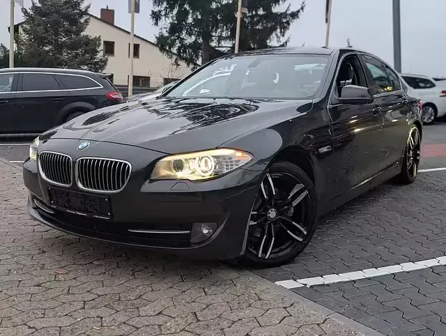 Gebraucht Peugeot 308 Active 131 PS (96 kW) 2019 Grün Limousine