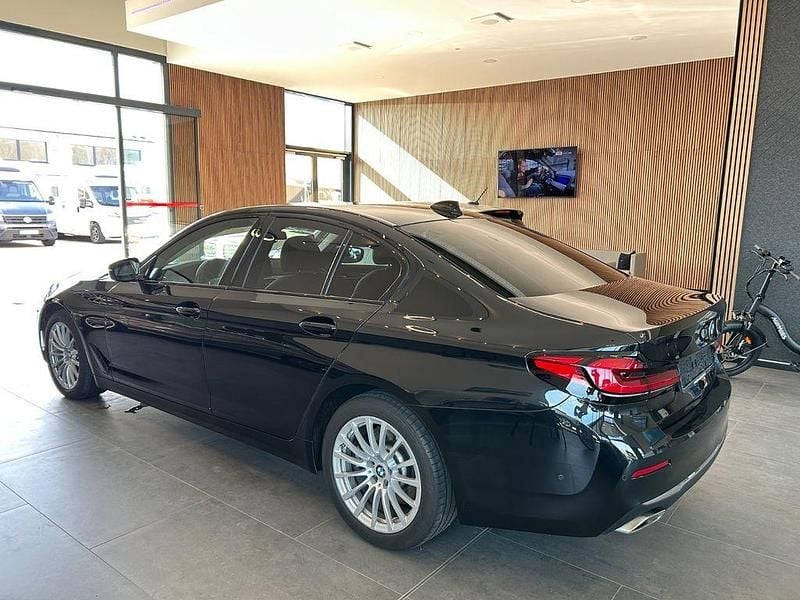 Gebraucht BMW 520 Luxury Line 190 PS (139 kW) 2023 Schwarz Limousine