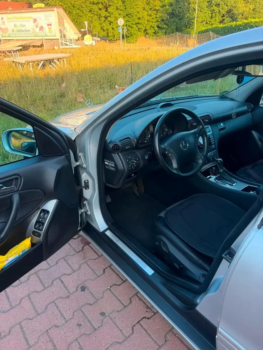Gebraucht Mercedes C180 143 PS (105 kW) 2006 Grau Limousine