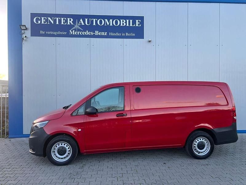 Gebraucht Mercedes Vito 102 PS (75 kW) 2020 Rot Van