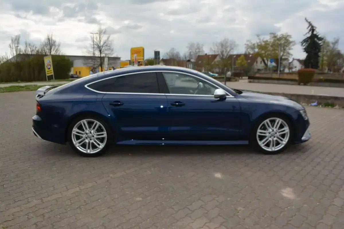 Gebraucht Audi RS7 Sportback Sport 666 PS (489 kW) 2014 Estorilblau kristalleffekt Kleinwagen