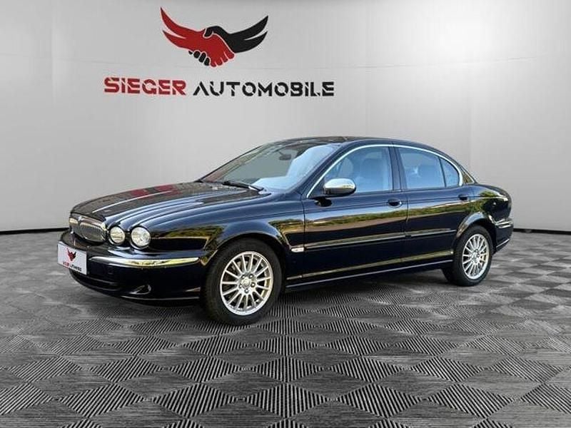 Schwarz Gebraucht 2006 Jaguar X-type Executive Limousine | 5.990 € - Bild 1/4