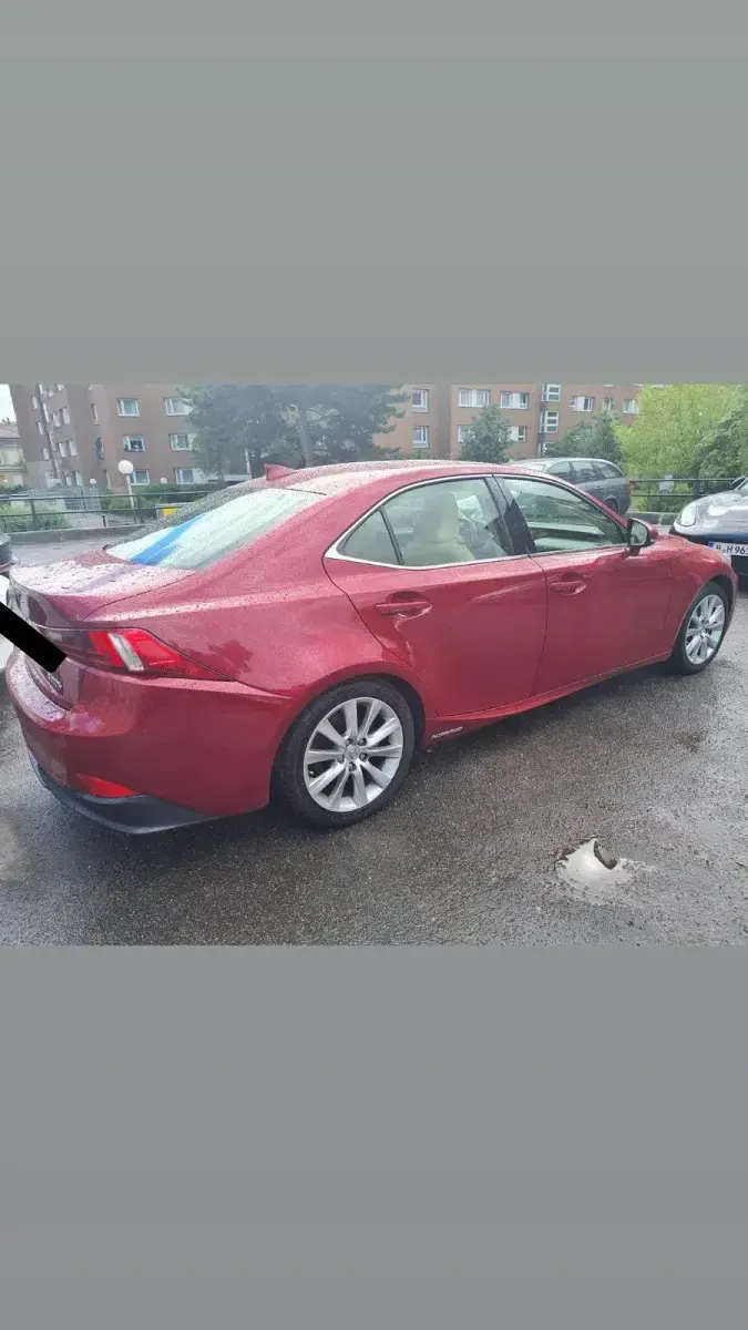 Gebraucht Lexus IS300h 223 PS (164 kW) 2015 Rot Limousine