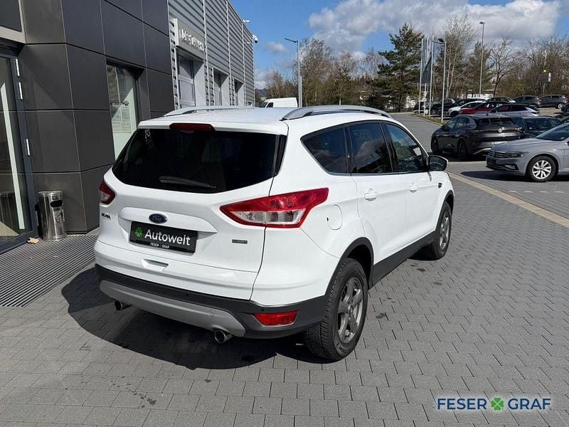Używany Ford Kuga Trend 120 KM (88 kW) 2016 Biały SUV