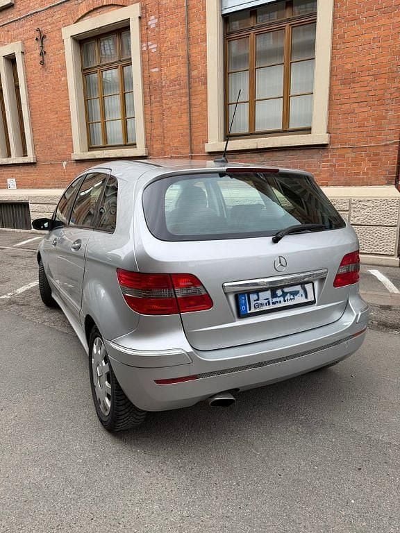 Gebraucht Mercedes B200 136 PS (100 kW) 2006 Silber Van / Kleinbus