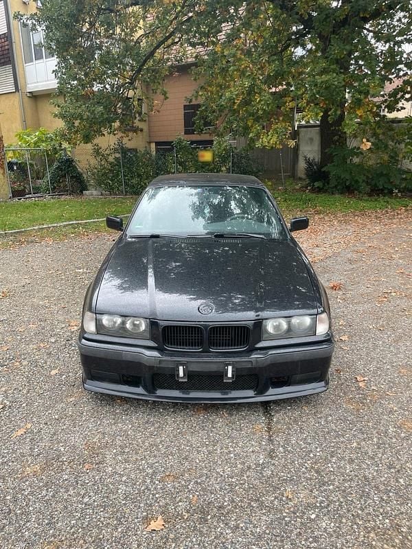 Gebraucht BMW 318 Cabriolet 115 PS (84 kW) 1998 Schwarz Cabrio