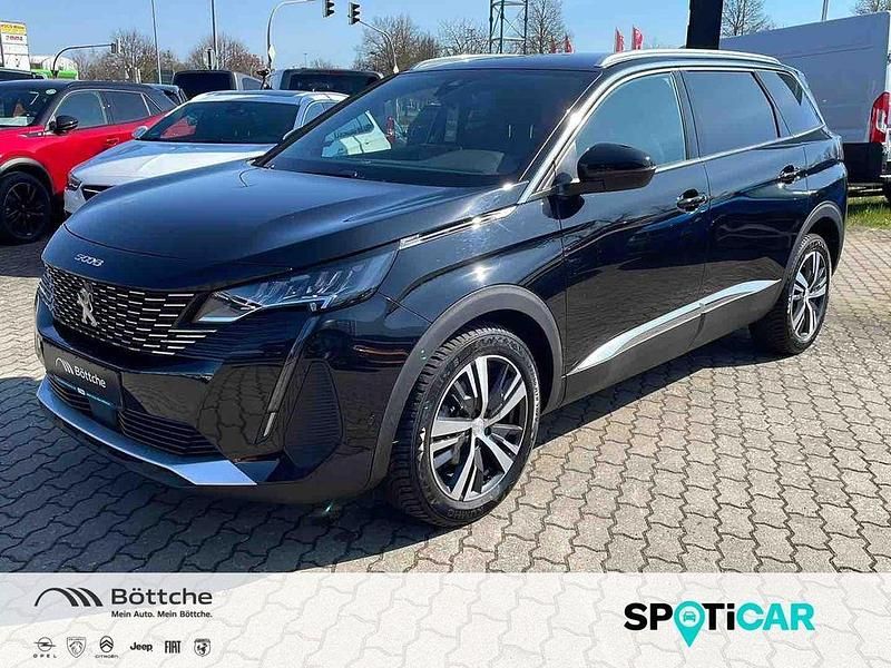 Gebraucht Peugeot 5008 Allure 131 PS (96 kW) 2023 Lackierung schwarz perla nera/ SUV