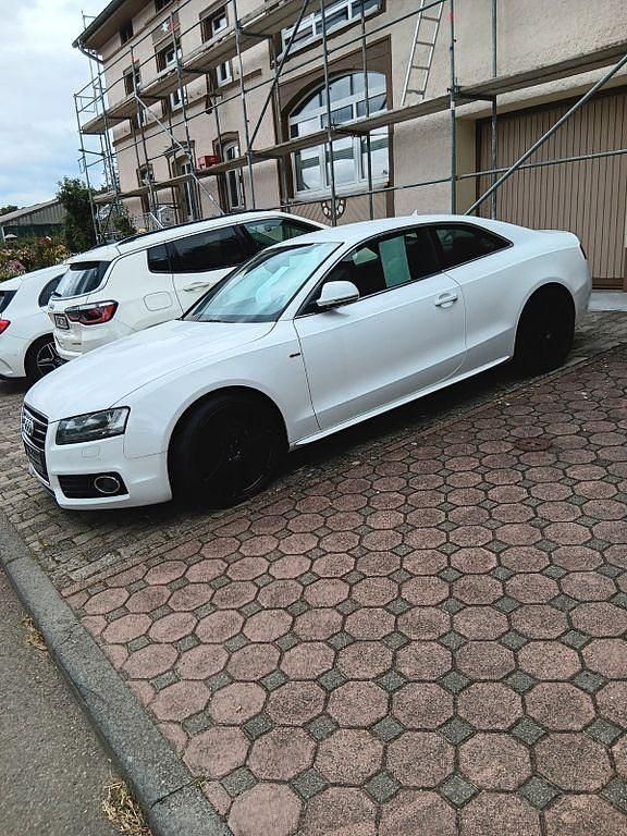Schwarz Gebraucht 2009 Audi A5 Coupé | 6.500 € (Guter Preis) - Bild 1/3