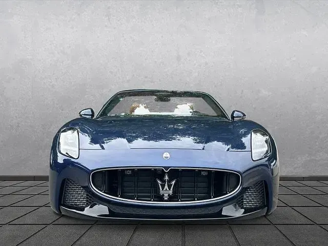 Neu Maserati GranCabrio 491 PS (361 kW) 2025 Blu modena Cabrio