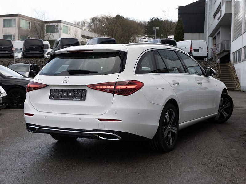 Gebraucht Mercedes C300e Avantgarde 313 PS (230 kW) 2025 Weiß Limousine