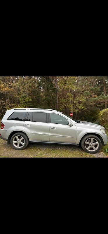 Grau Gebraucht 2008 Mercedes 320 SUV | 8.900 € (Teuer) - Bild 1/4