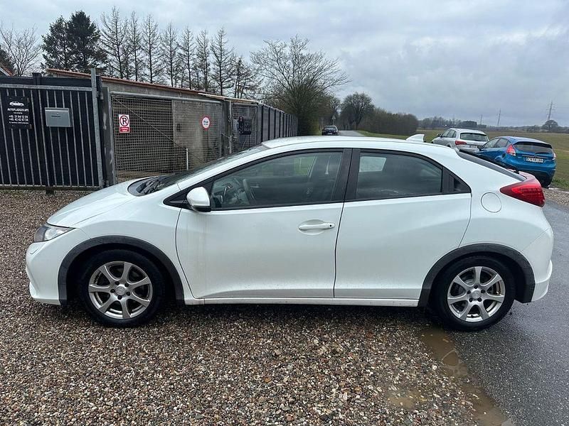 Second-hand Honda Civic 141 CP (103 kW) 2012 Alb Berlinǎ